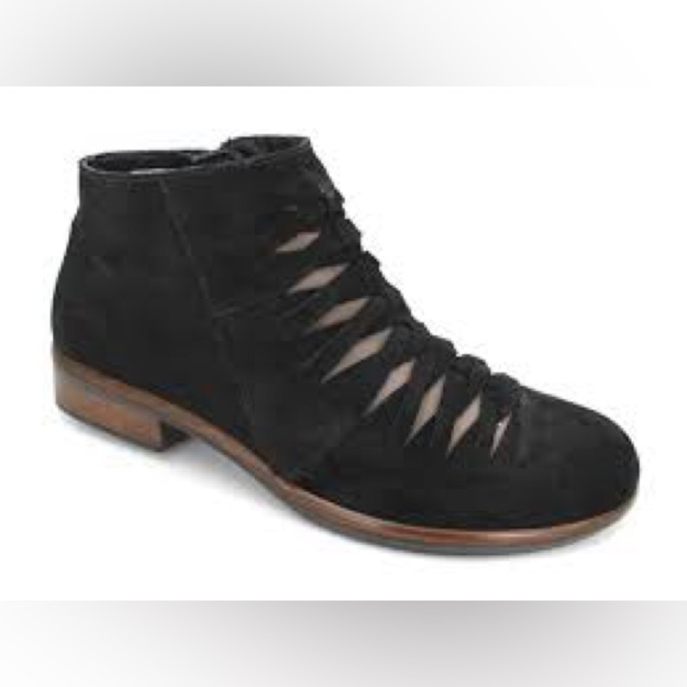 Naot Leveche ankle boots black suede women's size 39 boho leather casual